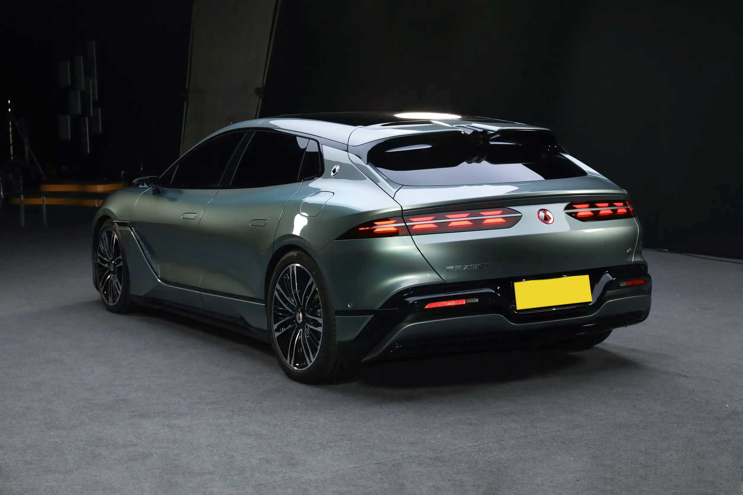 BYD Denza Z9GT - Hatchback, Shooting Brake, EV, PHEV — изображение 4