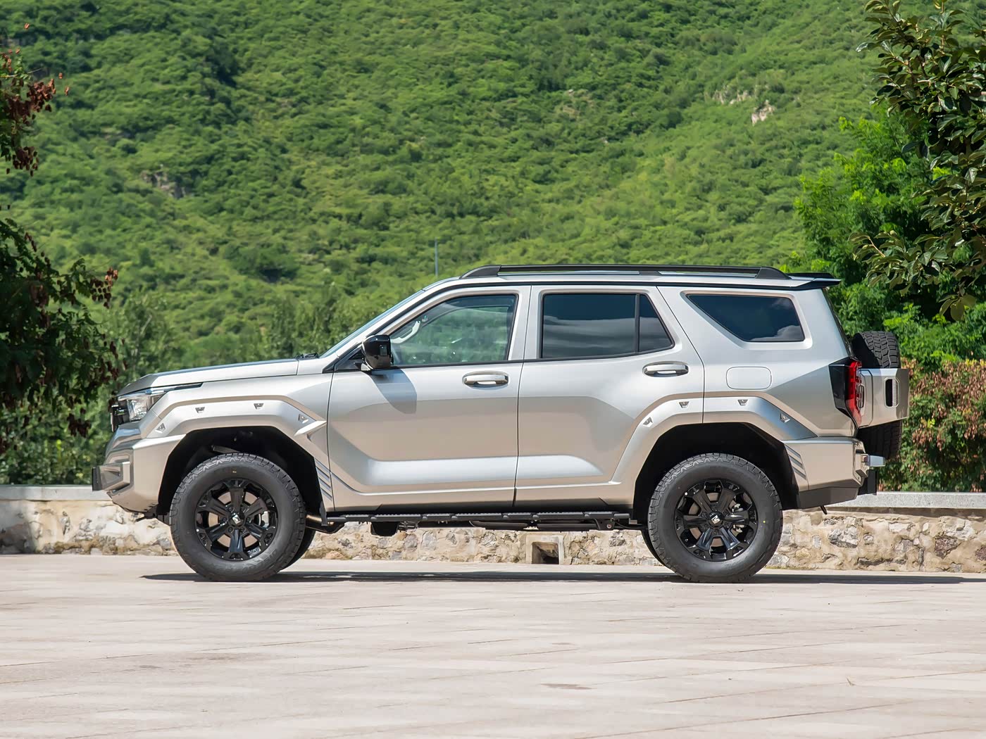 Tank 400-SUV, PHEV, Diesel — изображение 3