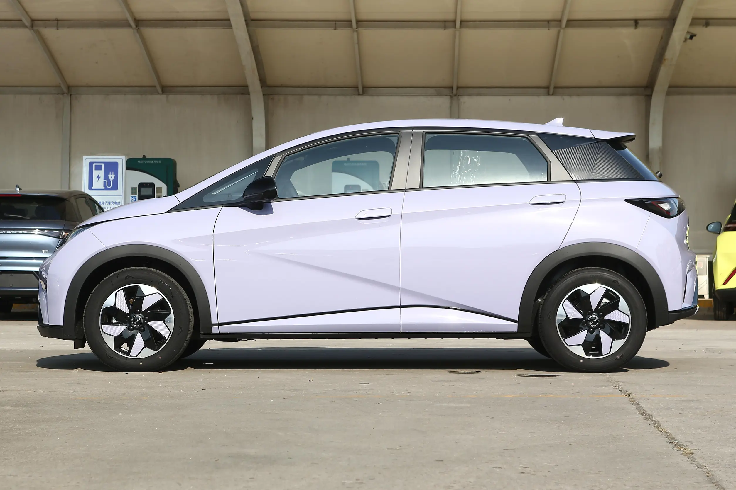 BYD Dolphin – Hatchback, EV — изображение 7