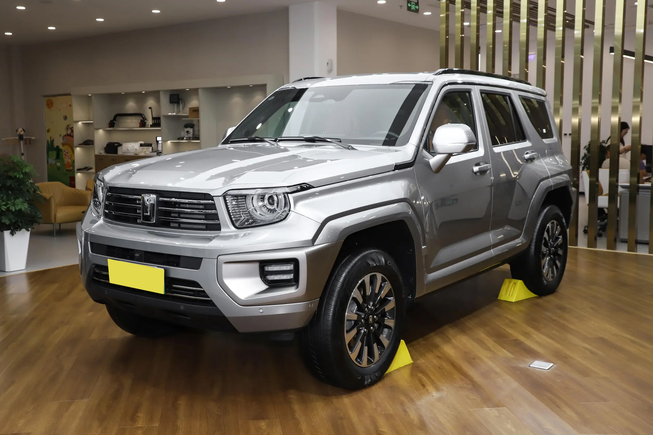 Tank 700 - SUV, PHEV — изображение 4