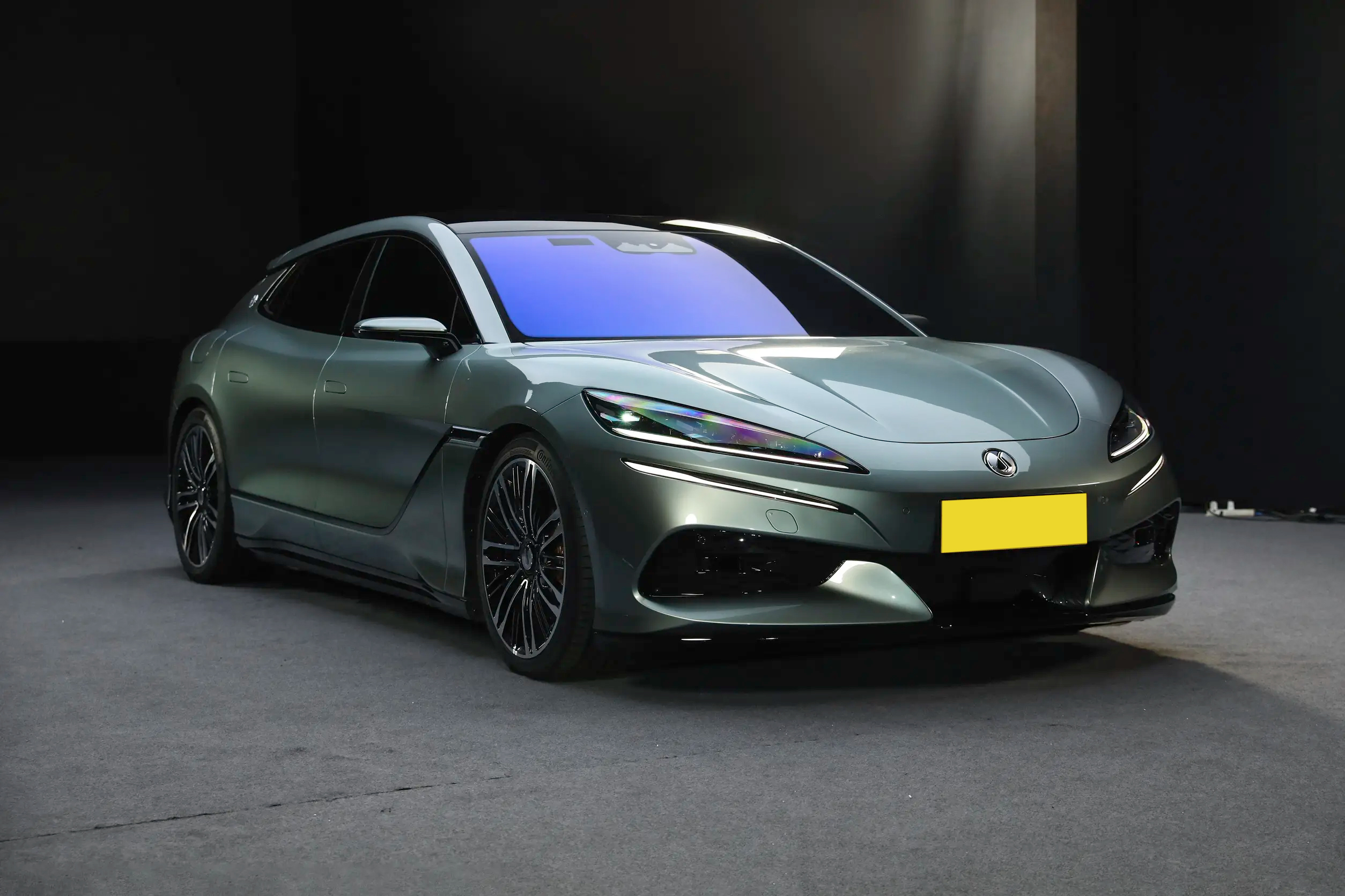 BYD Denza Z9GT - Hatchback, Shooting Brake, EV, PHEV — изображение 7