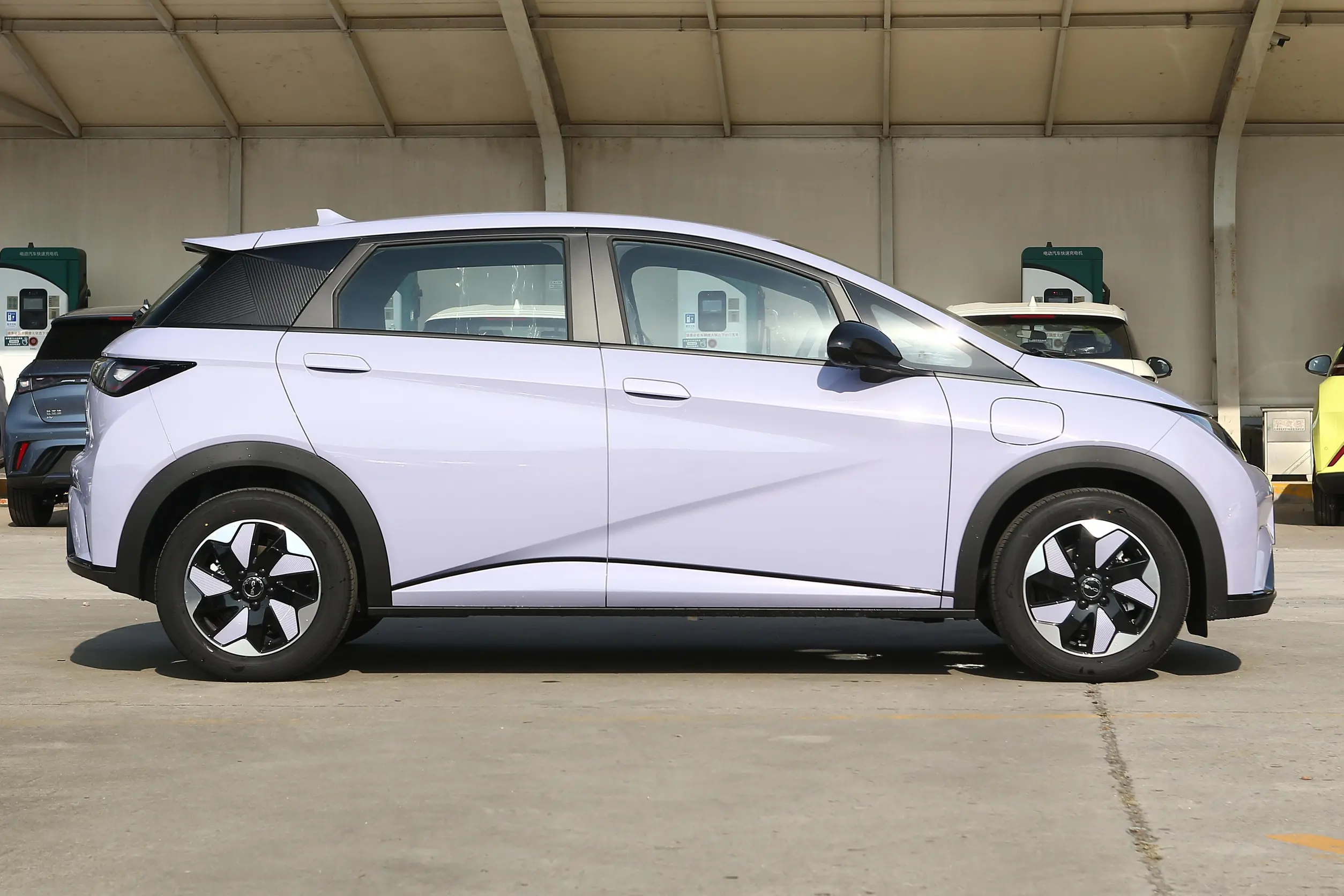 BYD Dolphin – Hatchback, EV — изображение 6