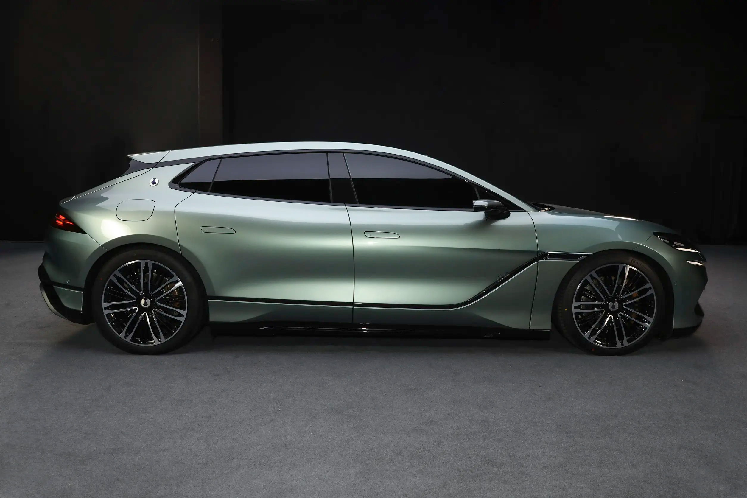 BYD Denza Z9GT - Hatchback, Shooting Brake, EV, PHEV — изображение 5