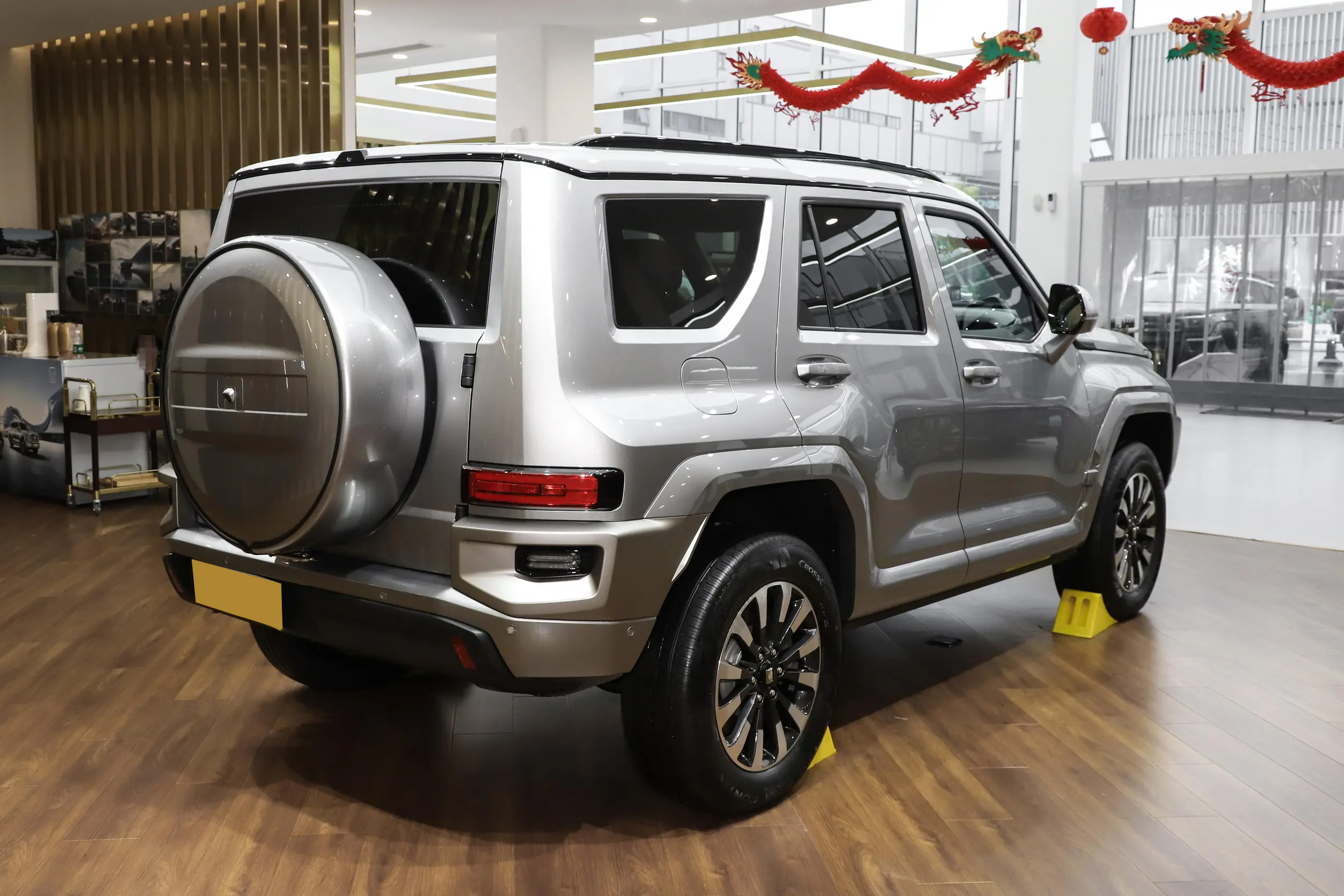 Tank 700 - SUV, PHEV — изображение 5