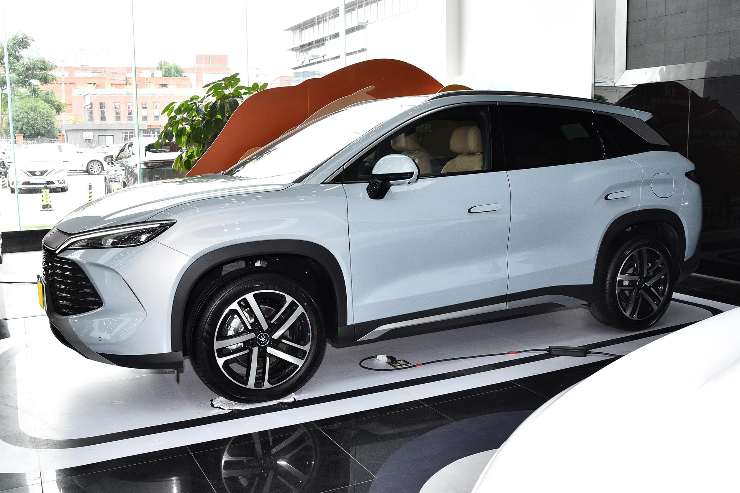 BYD SongL DM-i - SUV, EV, PHEV — изображение 6