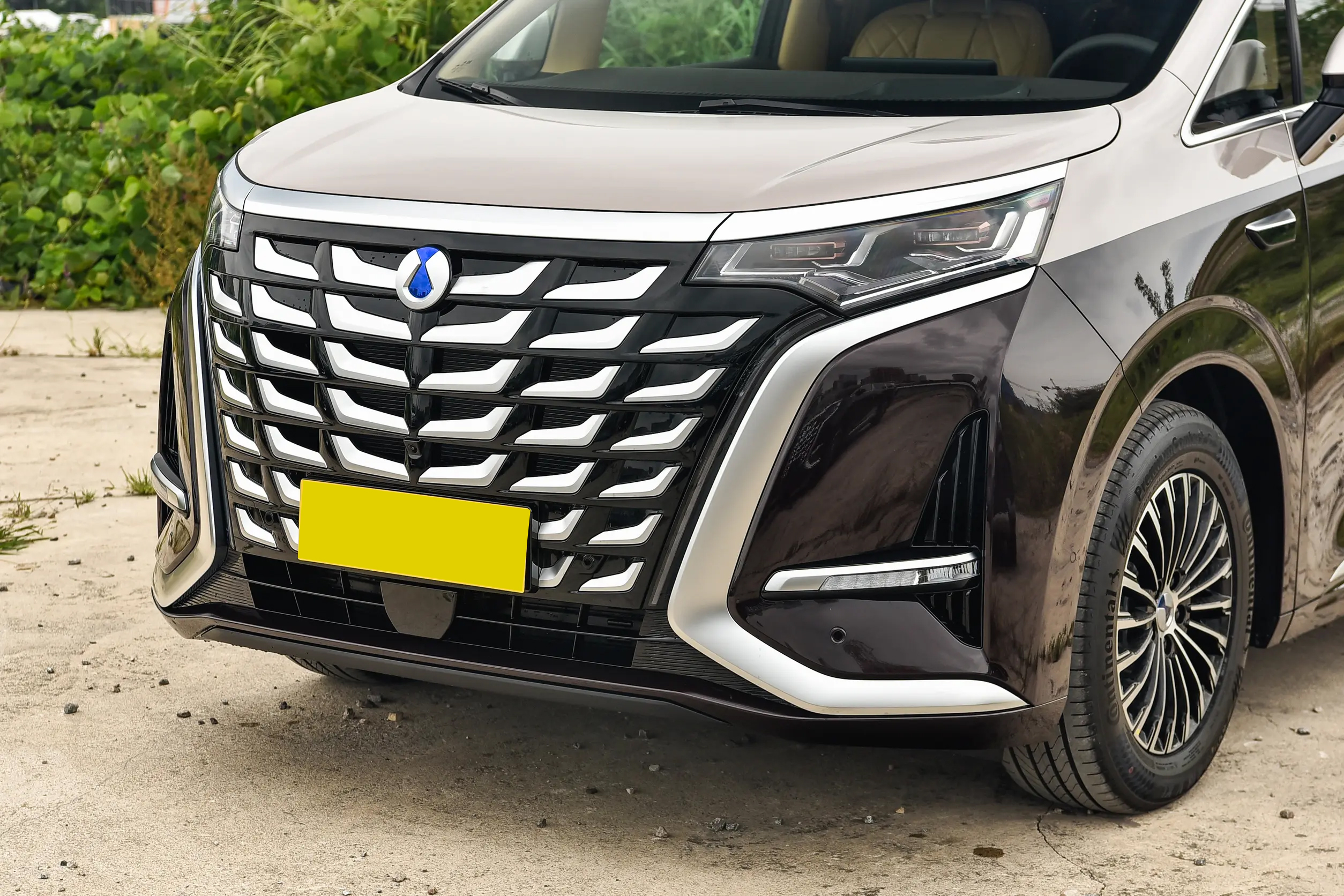 BYD Denza D9 DMI - MPV, EV, PHEV — изображение 4