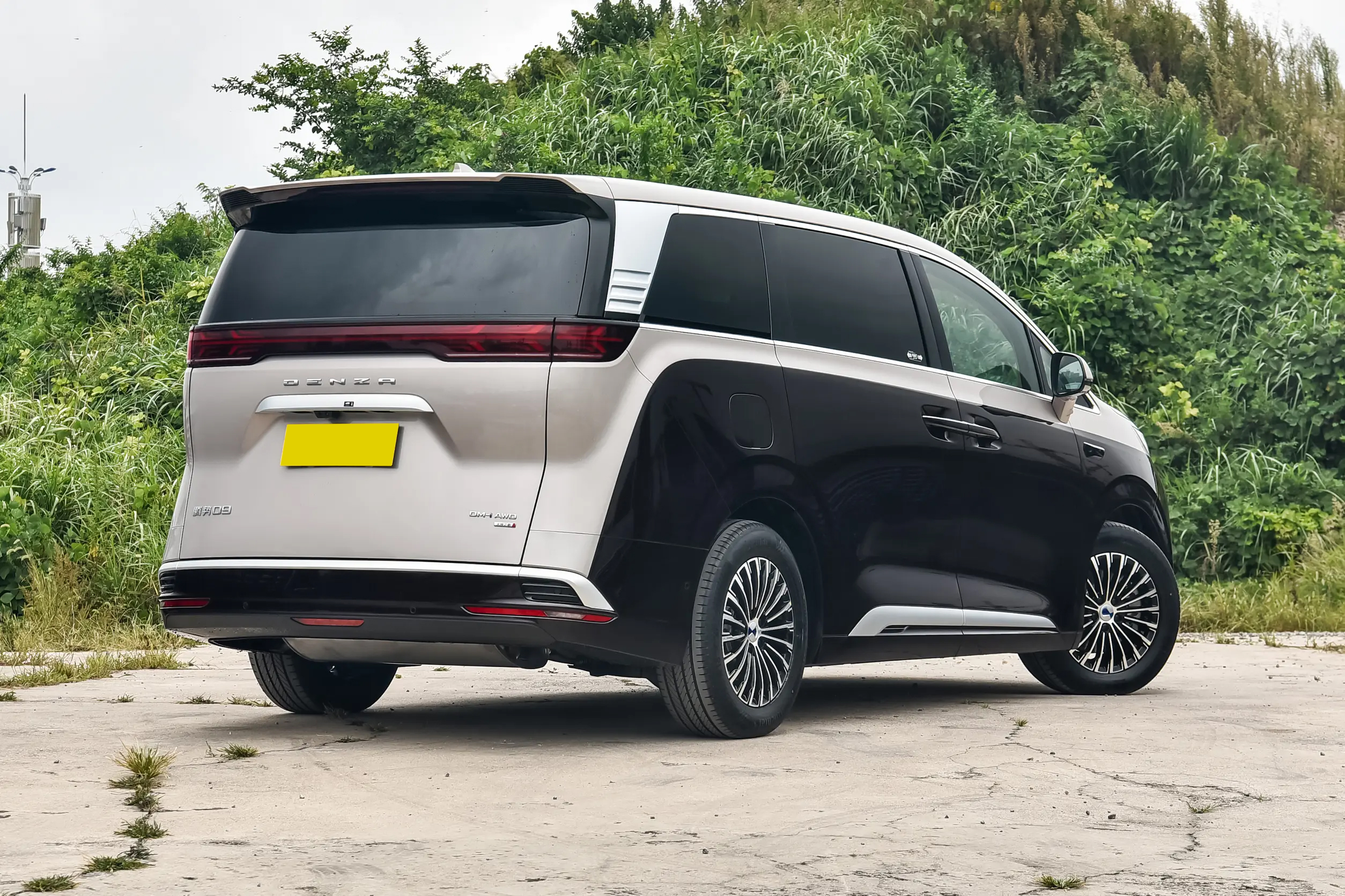 BYD Denza D9 DMI - MPV, EV, PHEV — изображение 3