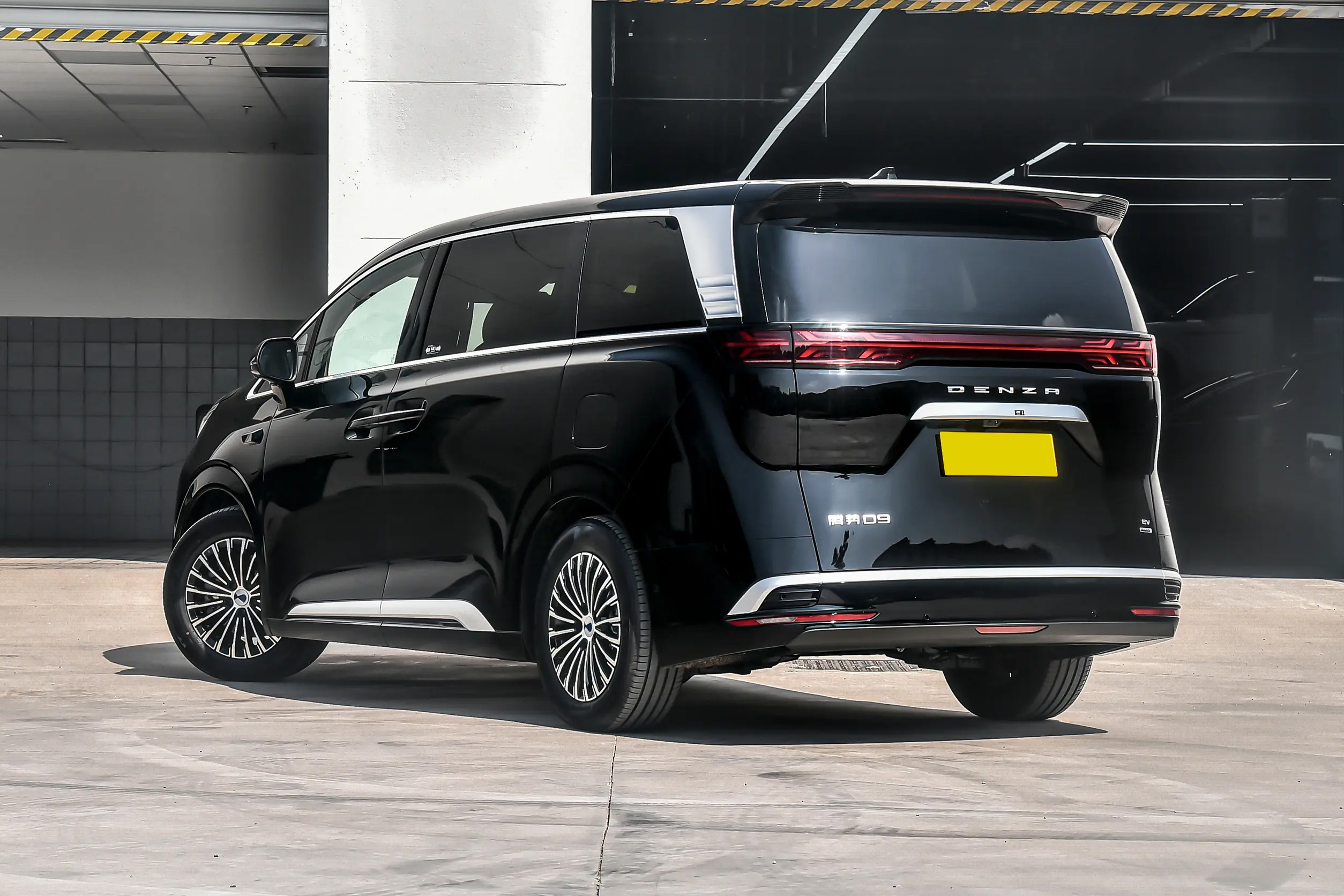 BYD Denza D9 EV - MPV, EV — изображение 8