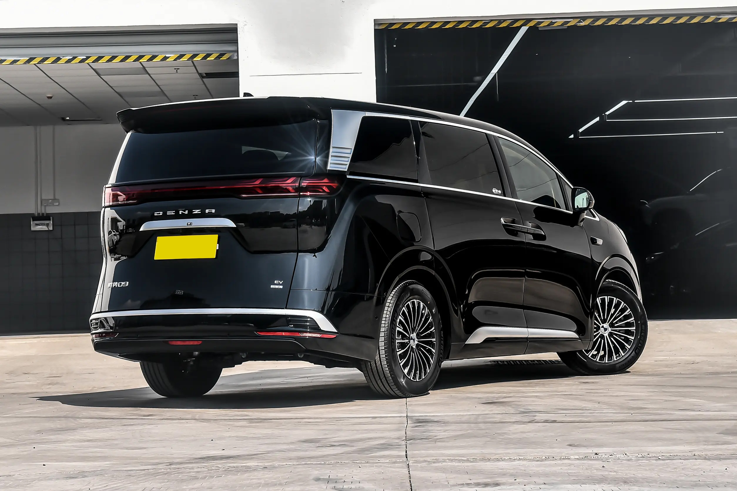 BYD Denza D9 EV - MPV, EV — изображение 4