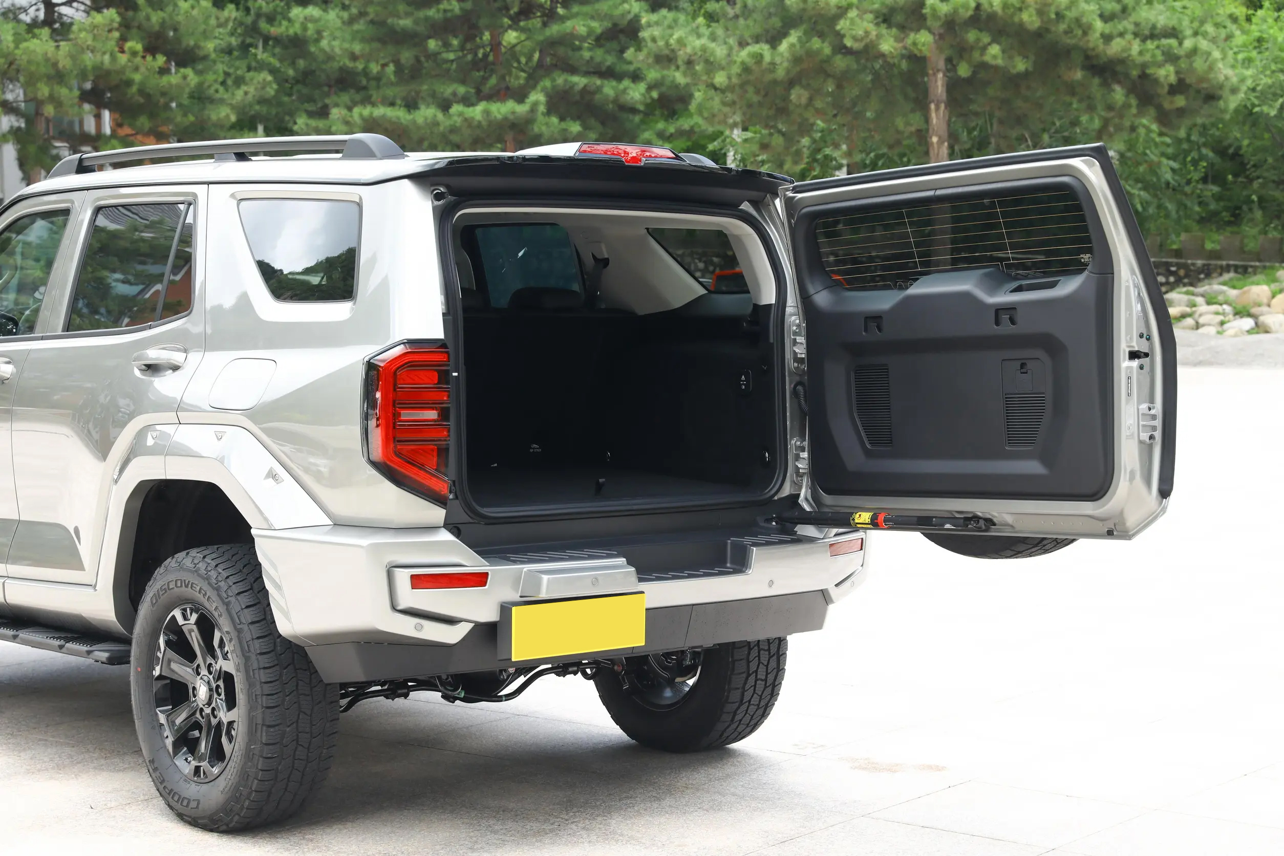 Tank 400-SUV, PHEV, Diesel — изображение 4