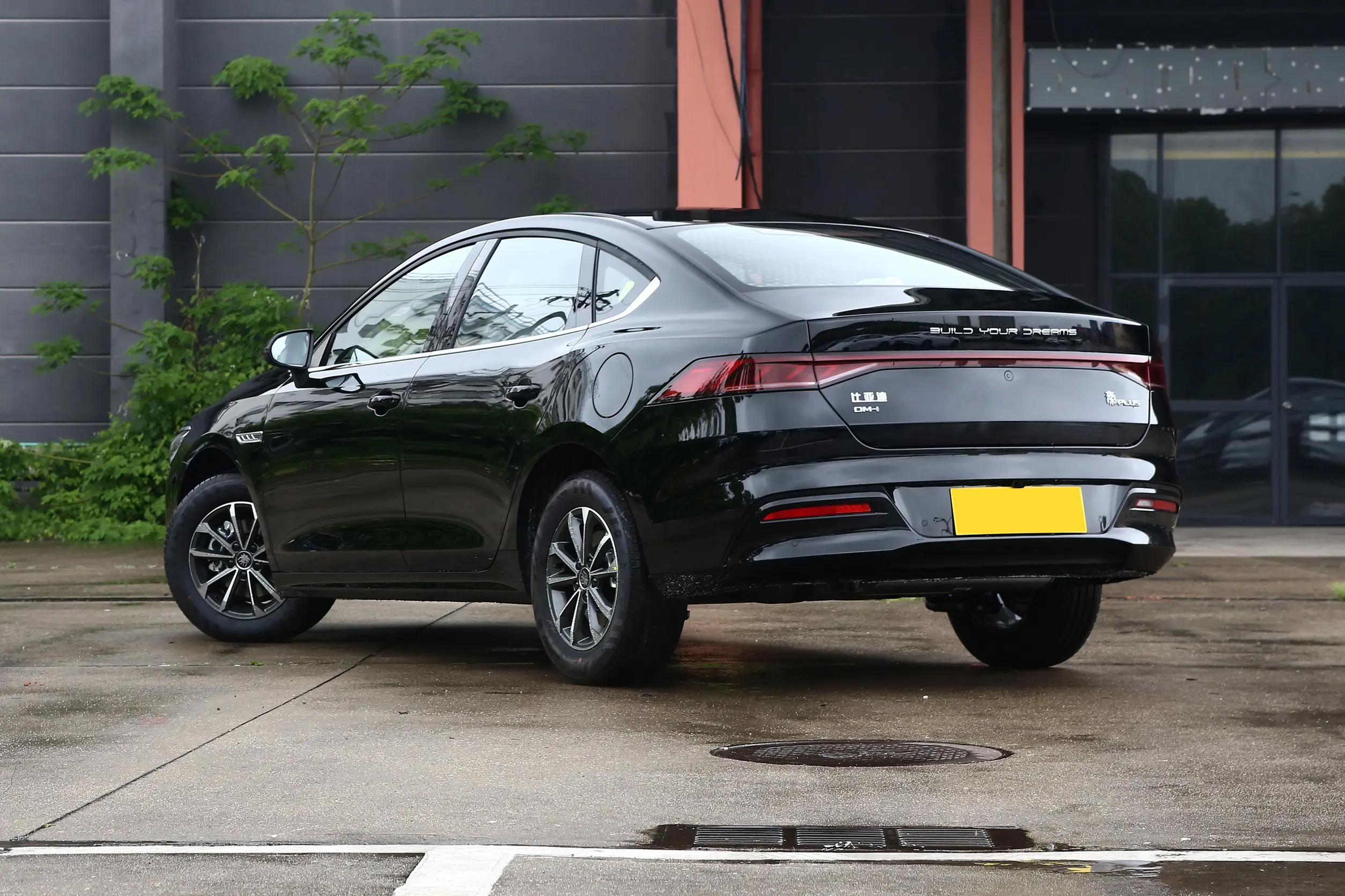 BYD QinPlus DM-i - Sedan, PHEV — изображение 3