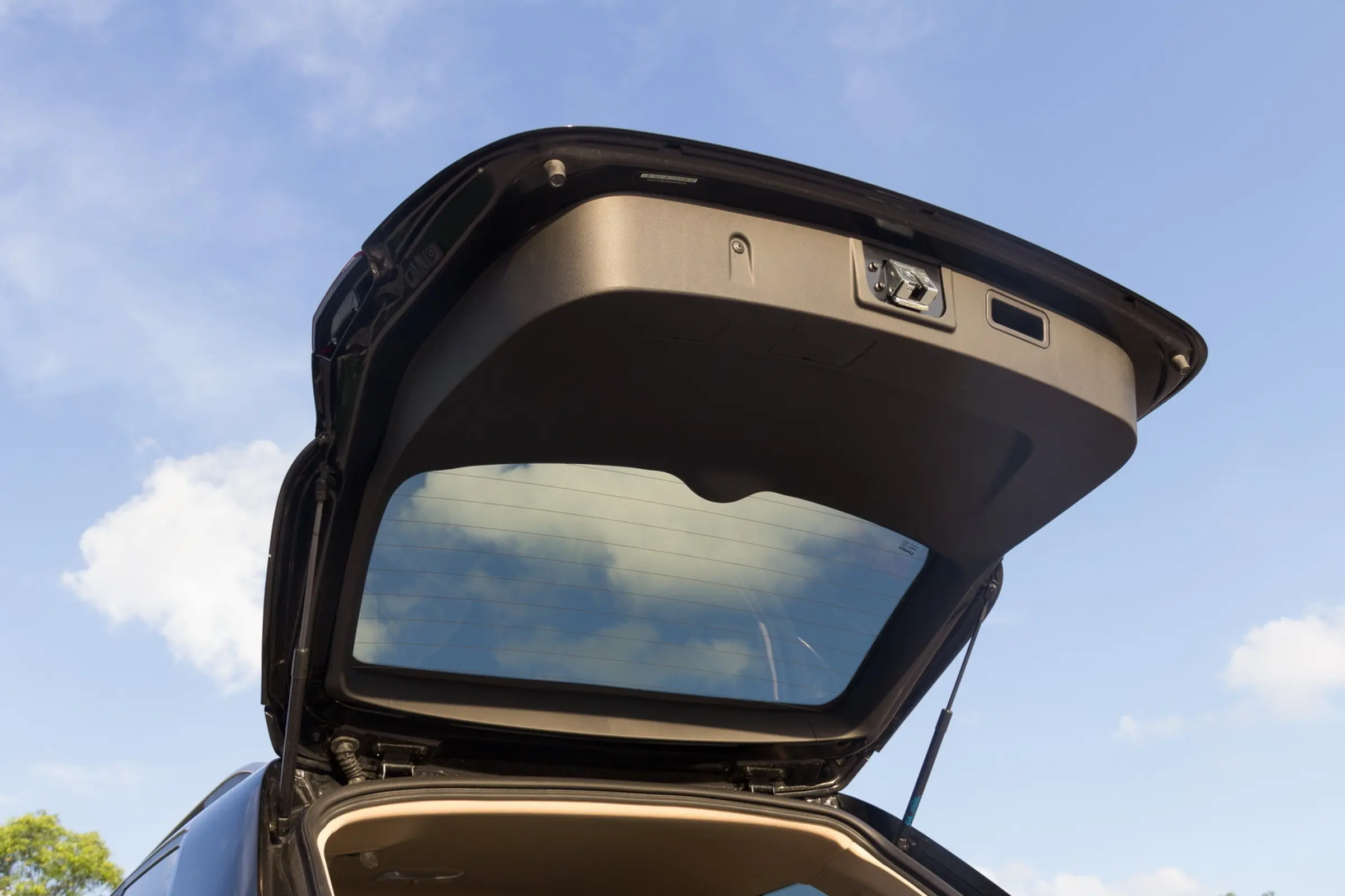 YEMA T70 - SUV, Gasoline , Petrol — изображение 13