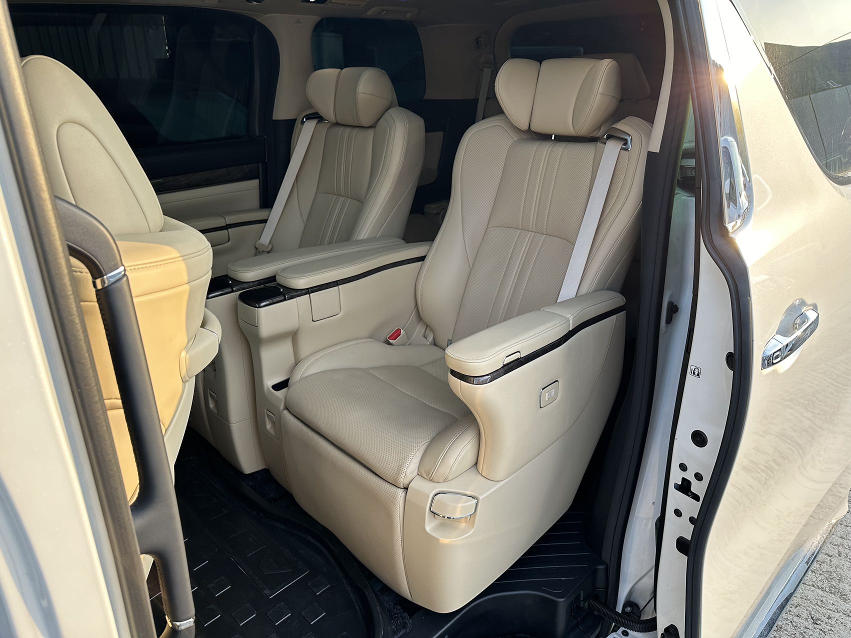 Alphard (30-Series) — изображение 10